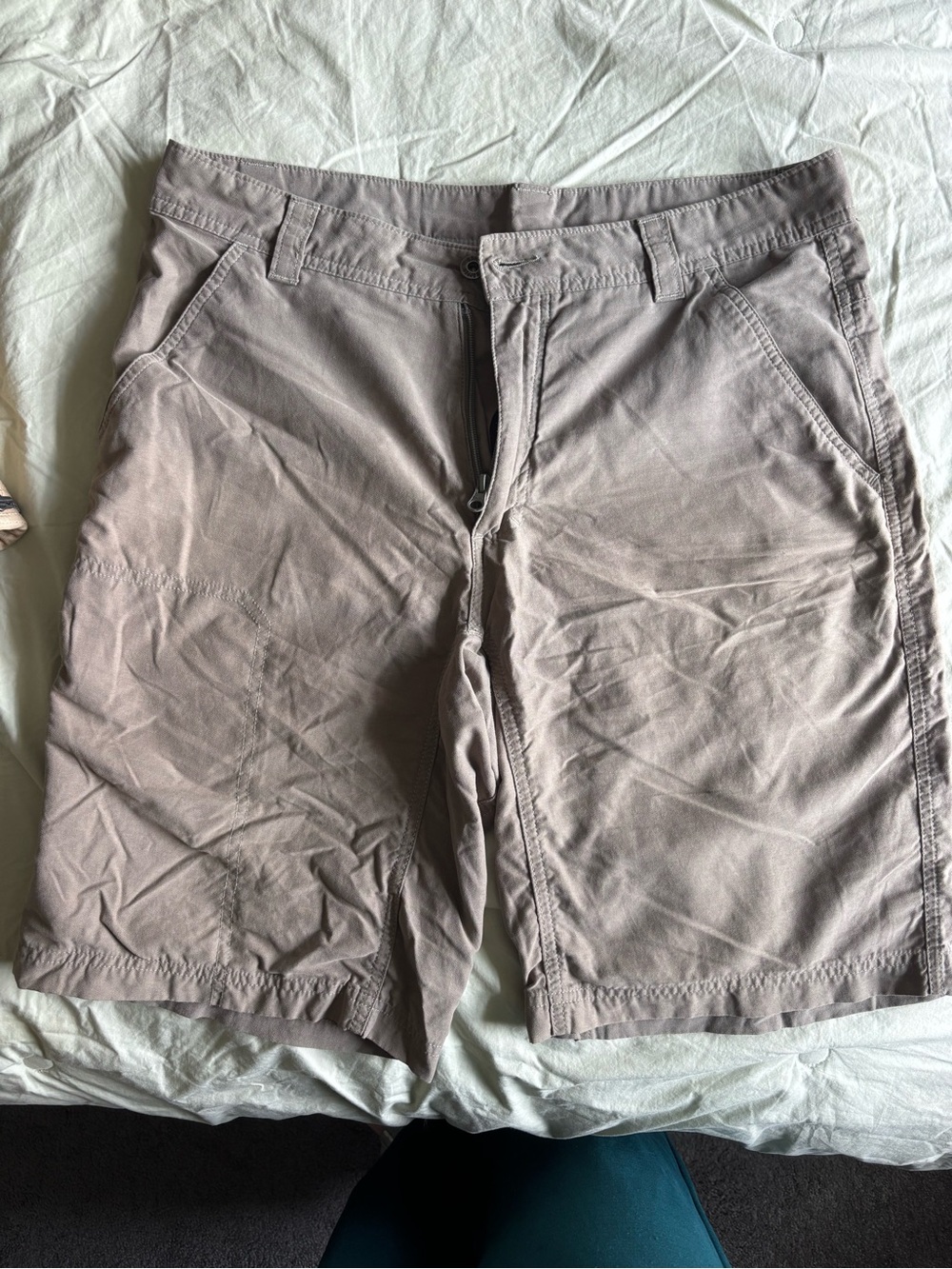 Koppen Men's Flat Front Shorts in Light Taupe